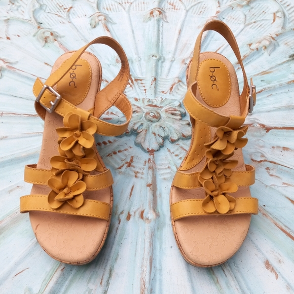 😁b.o.c Flower Wedge Sandals - Picture 2 of 7